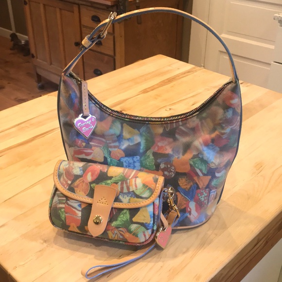 Dooney & Bourke Handbags - DOONEY & BOURKE Vintage Candy Bag SET🍡